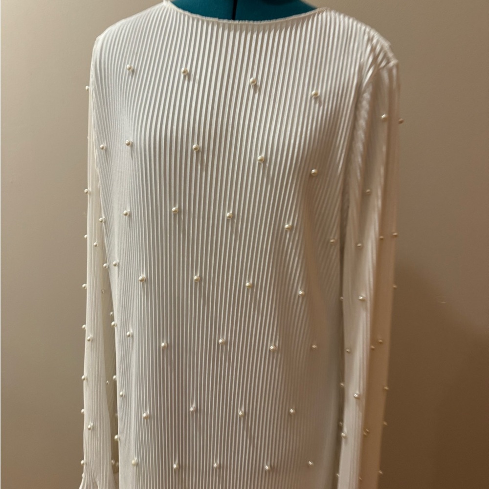 Waverles white Dress Size Xl with pearls New without tag
